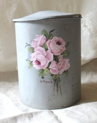 Hand Painted - Vintage Peg Tidy - Postage is included Australia wide
